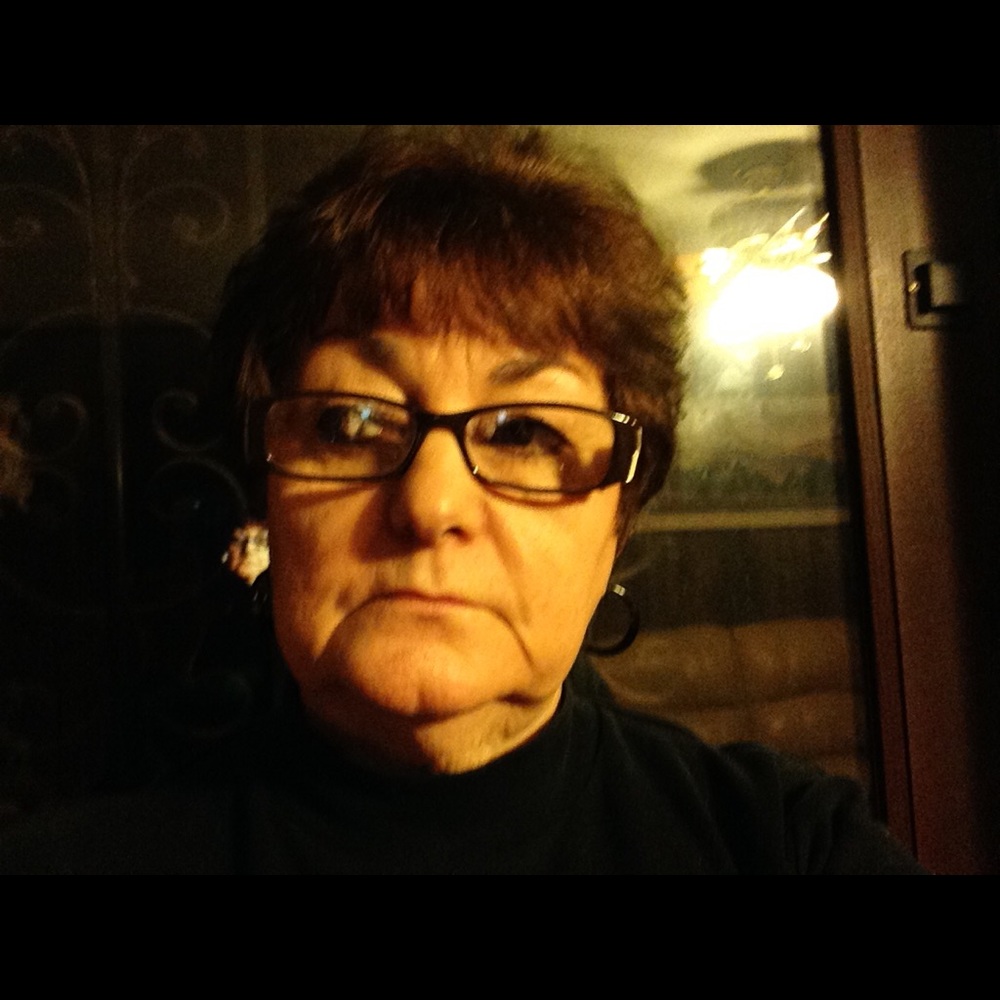 Meet your Posher, Elaine